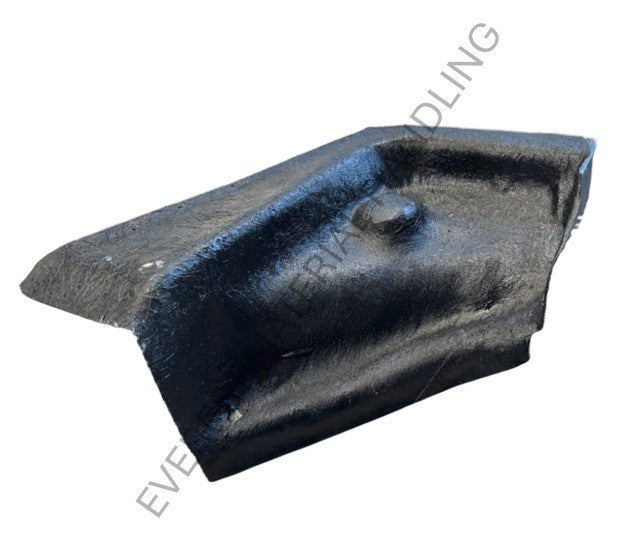 BACK POST COVER LEFT 2.5T TOYOTA (FIBREGLASS)