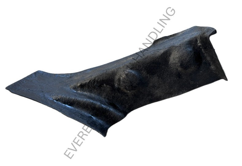 BACK POST COVER RIGHT 2.5T TOYOTA (FIBREGLASS)