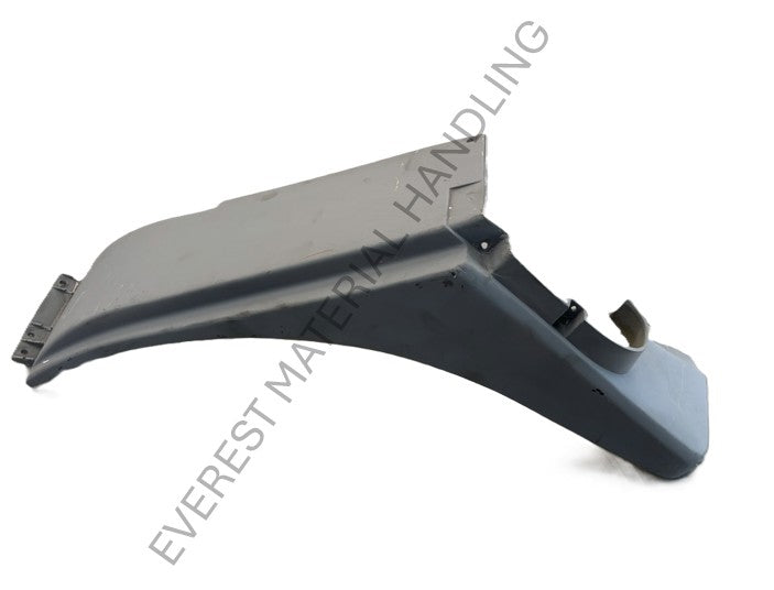 FENDER STEP COVER LEFT 4.5T TOYOTA (FIBREGLASS)